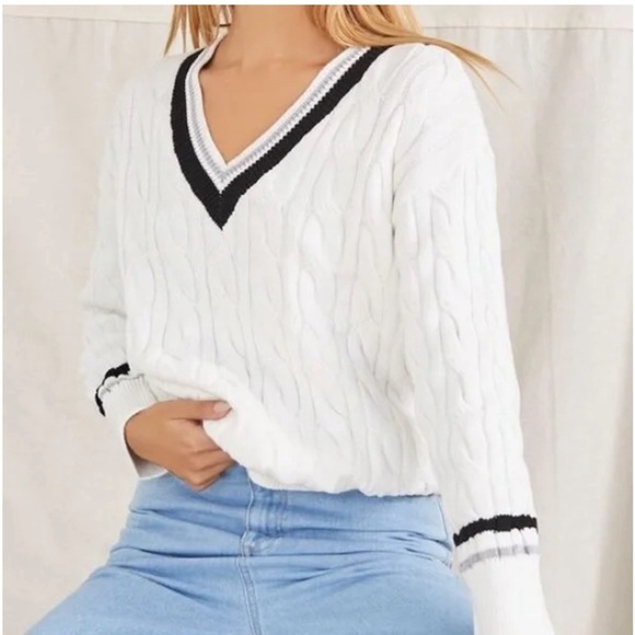Forever 21 Sweaters - Forever 21 White cable knit sweater